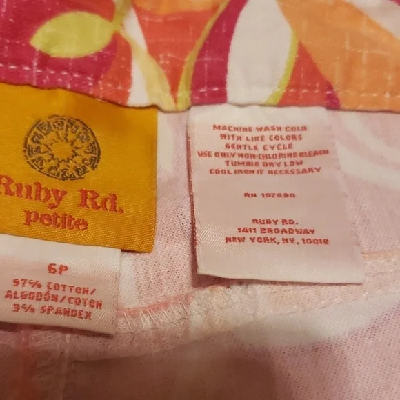 Ruby Rd capri.pants - Picture 2 of 4